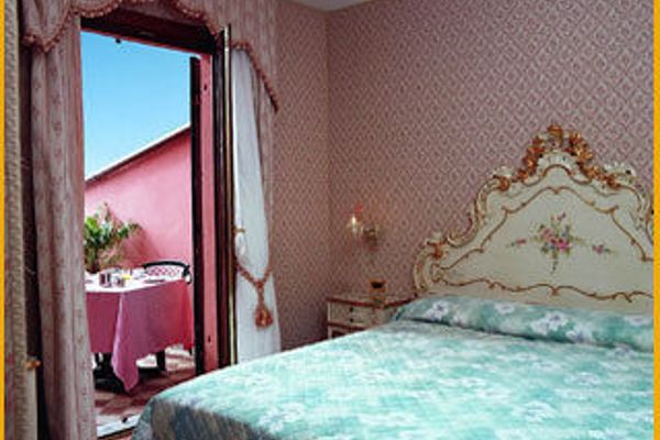 Hotel Tre Archi (Venedig)